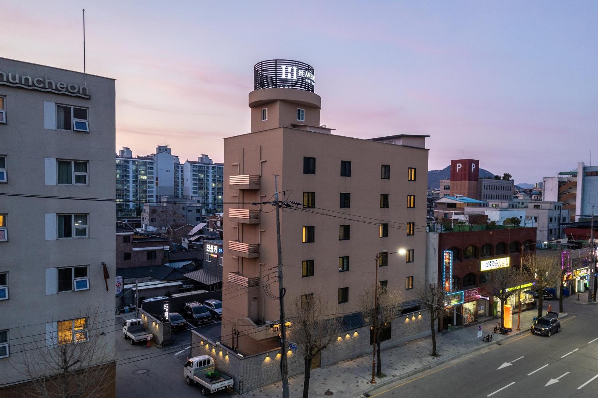 H Avenue Chuncheon Otel Dış mekan fotoğraf