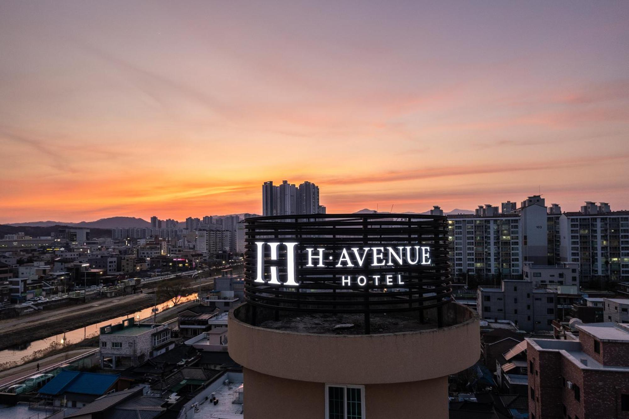 H Avenue Chuncheon Otel Dış mekan fotoğraf