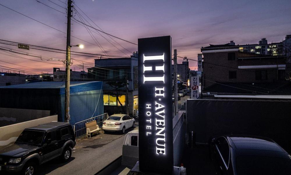 H Avenue Chuncheon Otel Dış mekan fotoğraf