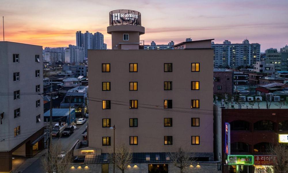 H Avenue Chuncheon Otel Dış mekan fotoğraf